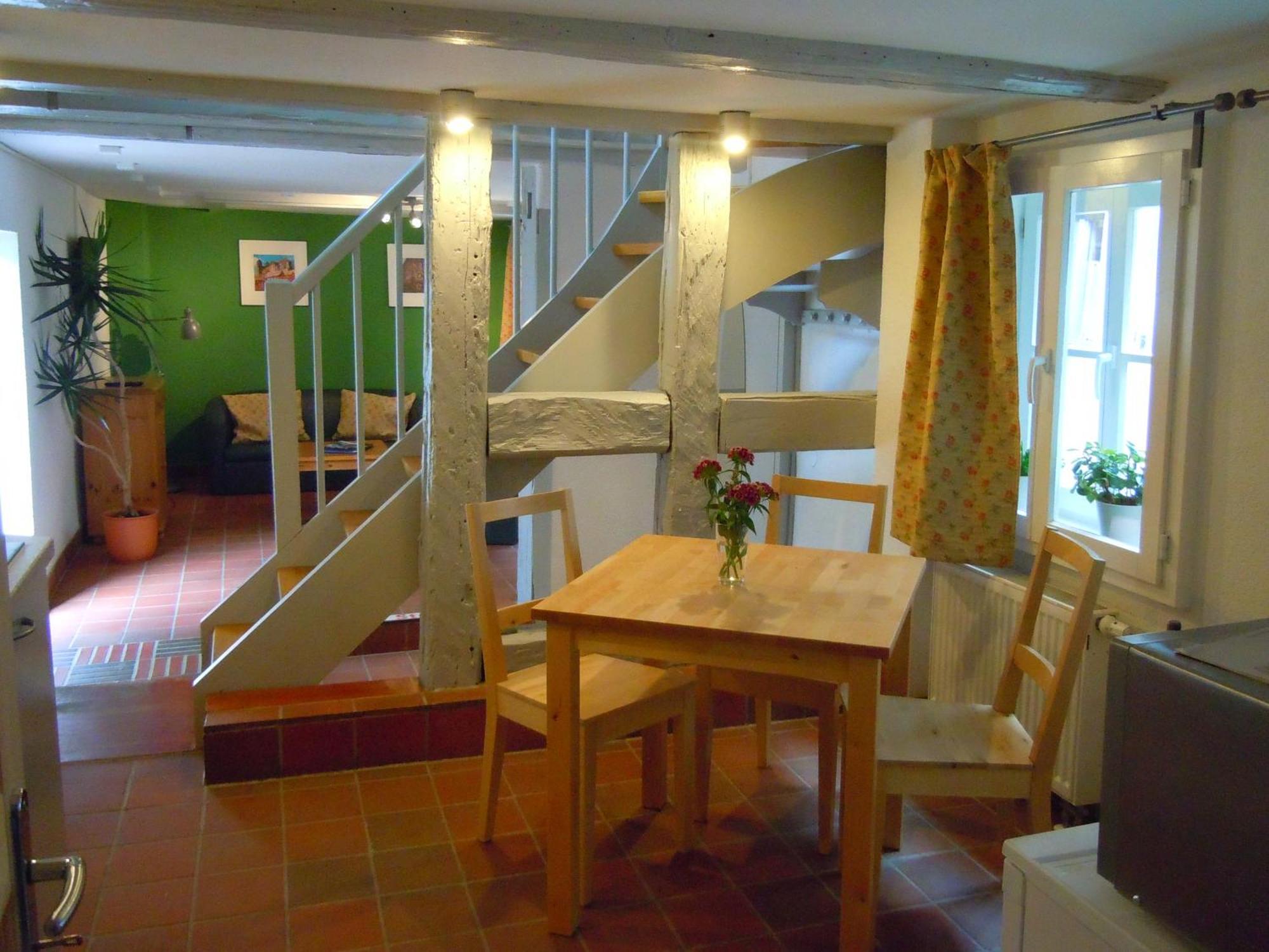 Fachwerkhotel - Ferienhaeuser Vorhof Zur Hoelle クヴェードリンブルク 部屋 写真