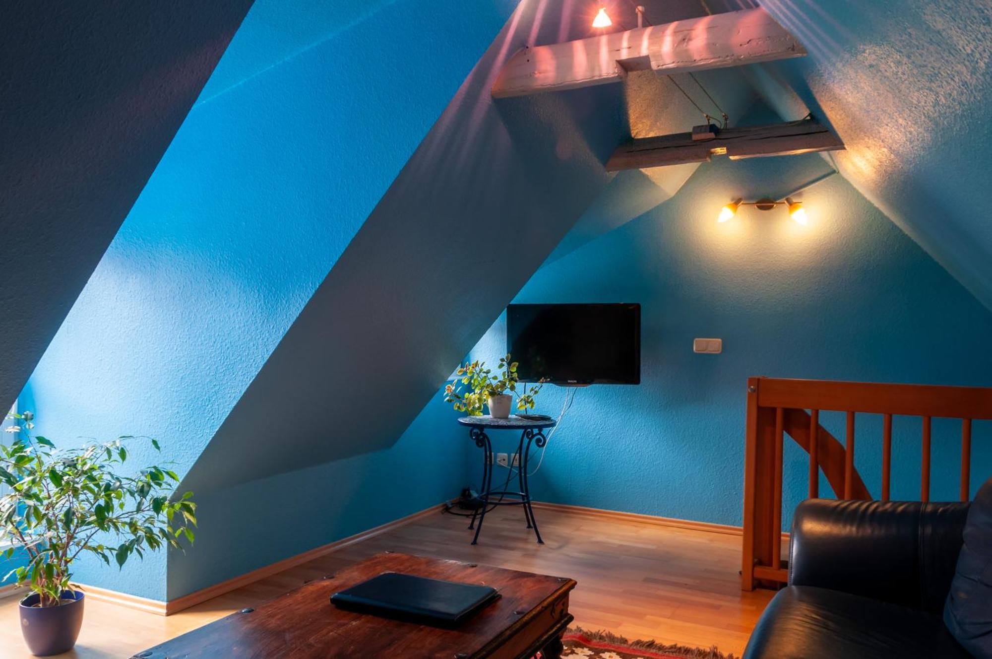 Fachwerkhotel - Ferienhaeuser Vorhof Zur Hoelle クヴェードリンブルク エクステリア 写真