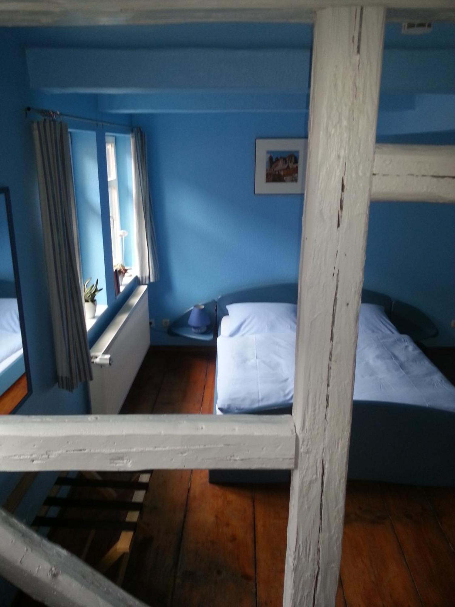 Fachwerkhotel - Ferienhaeuser Vorhof Zur Hoelle クヴェードリンブルク エクステリア 写真