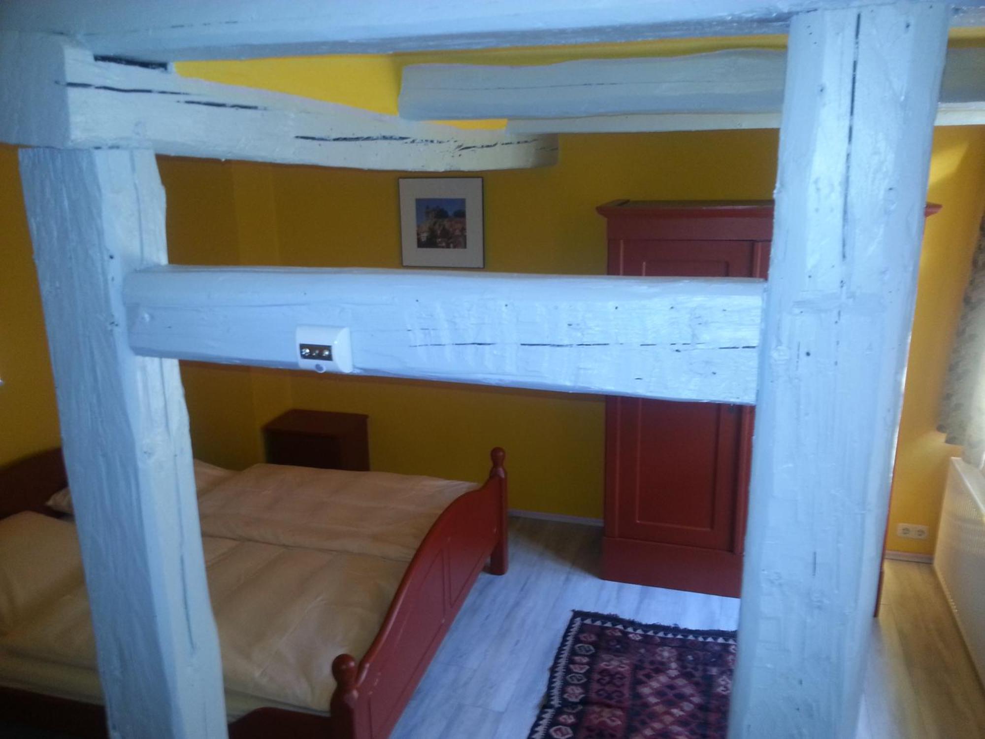 Fachwerkhotel - Ferienhaeuser Vorhof Zur Hoelle クヴェードリンブルク エクステリア 写真