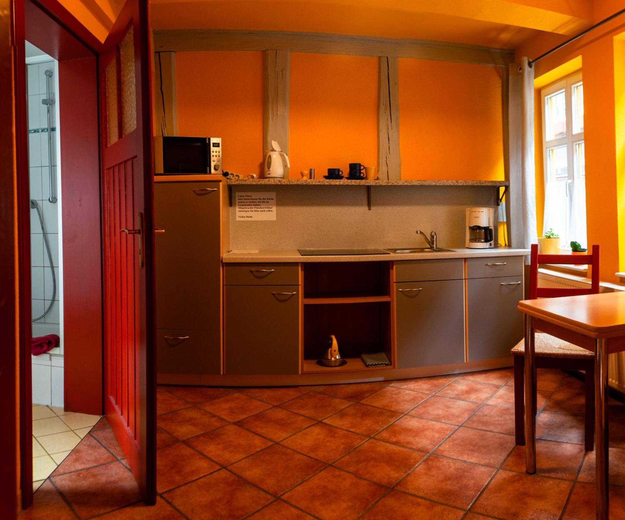 Fachwerkhotel - Ferienhaeuser Vorhof Zur Hoelle クヴェードリンブルク エクステリア 写真