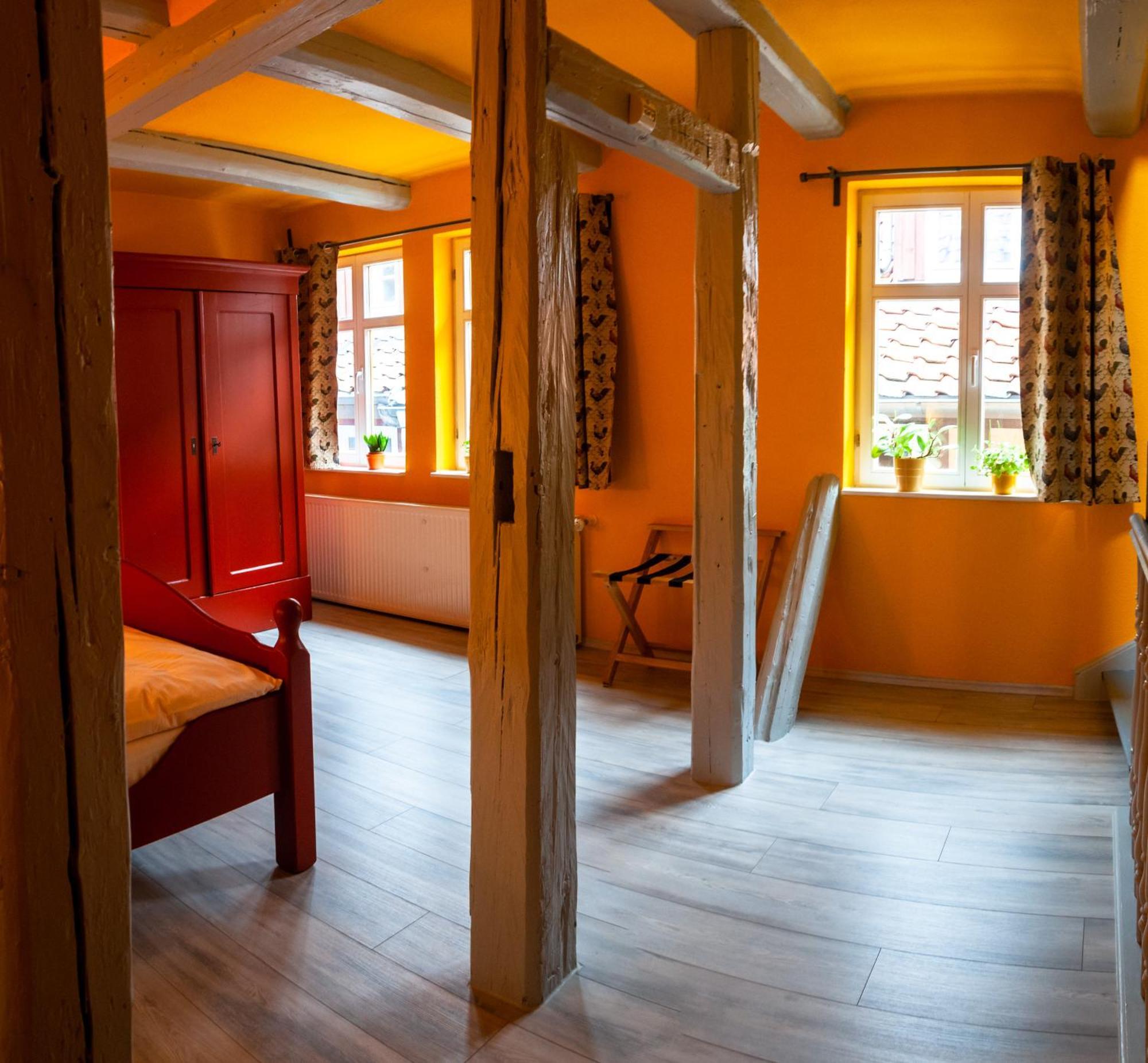 Fachwerkhotel - Ferienhaeuser Vorhof Zur Hoelle クヴェードリンブルク エクステリア 写真
