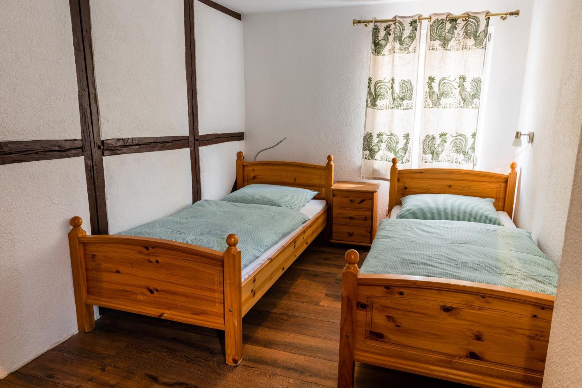 Fachwerkhotel - Ferienhaeuser Vorhof Zur Hoelle クヴェードリンブルク エクステリア 写真