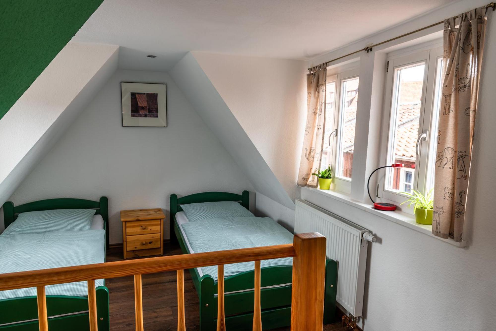 Fachwerkhotel - Ferienhaeuser Vorhof Zur Hoelle クヴェードリンブルク エクステリア 写真