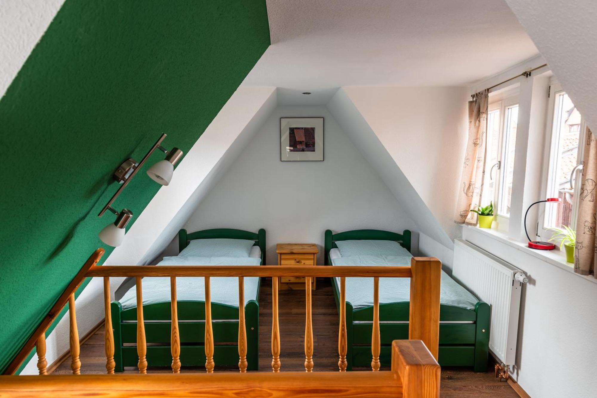 Fachwerkhotel - Ferienhaeuser Vorhof Zur Hoelle クヴェードリンブルク エクステリア 写真