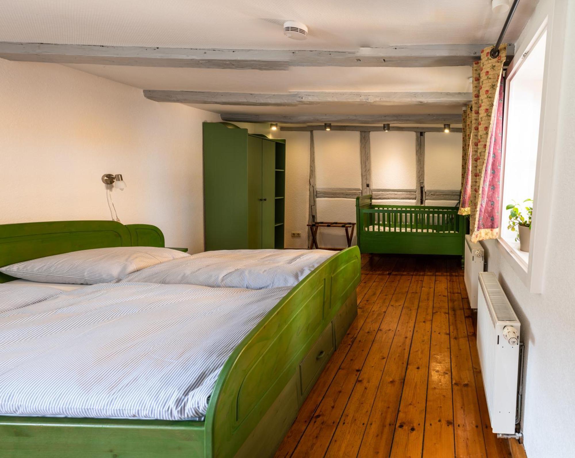 Fachwerkhotel - Ferienhaeuser Vorhof Zur Hoelle クヴェードリンブルク エクステリア 写真
