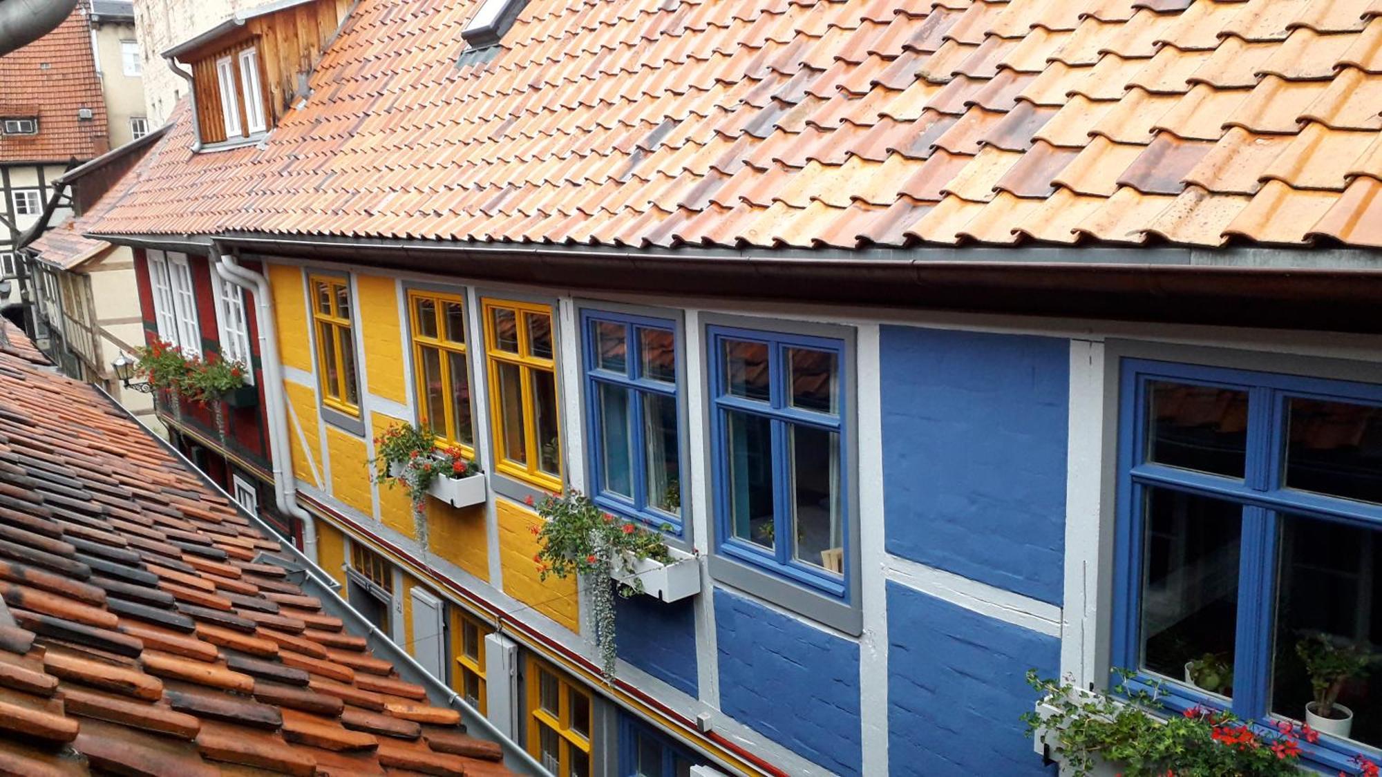 Fachwerkhotel - Ferienhaeuser Vorhof Zur Hoelle クヴェードリンブルク エクステリア 写真